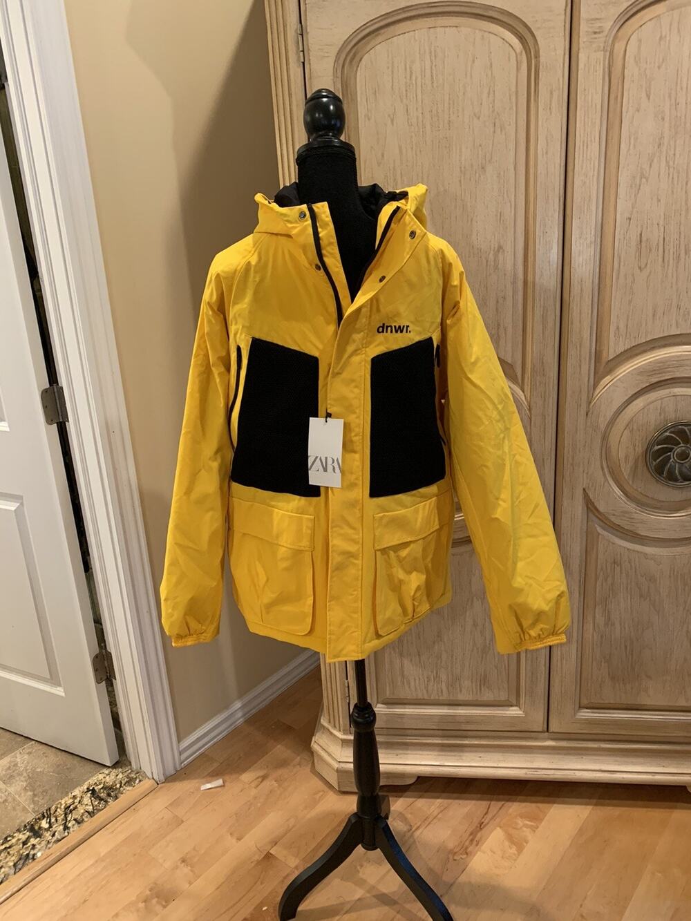 NWT ZARA MEN YELLOW/BLACK COLORBLOCK TECHNICAL PARKA JACKET LARGE